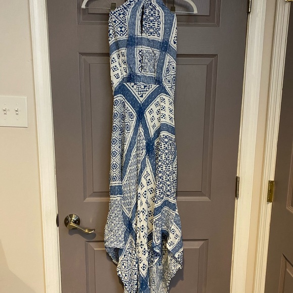 Halter open back maxi dress - Picture 3 of 4